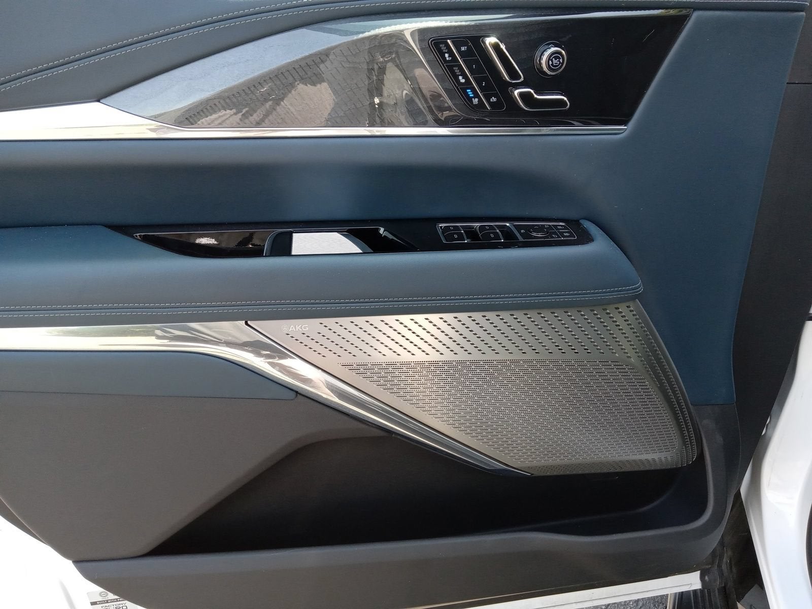 2025 Cadillac ESCALADE IQ Sport 2
