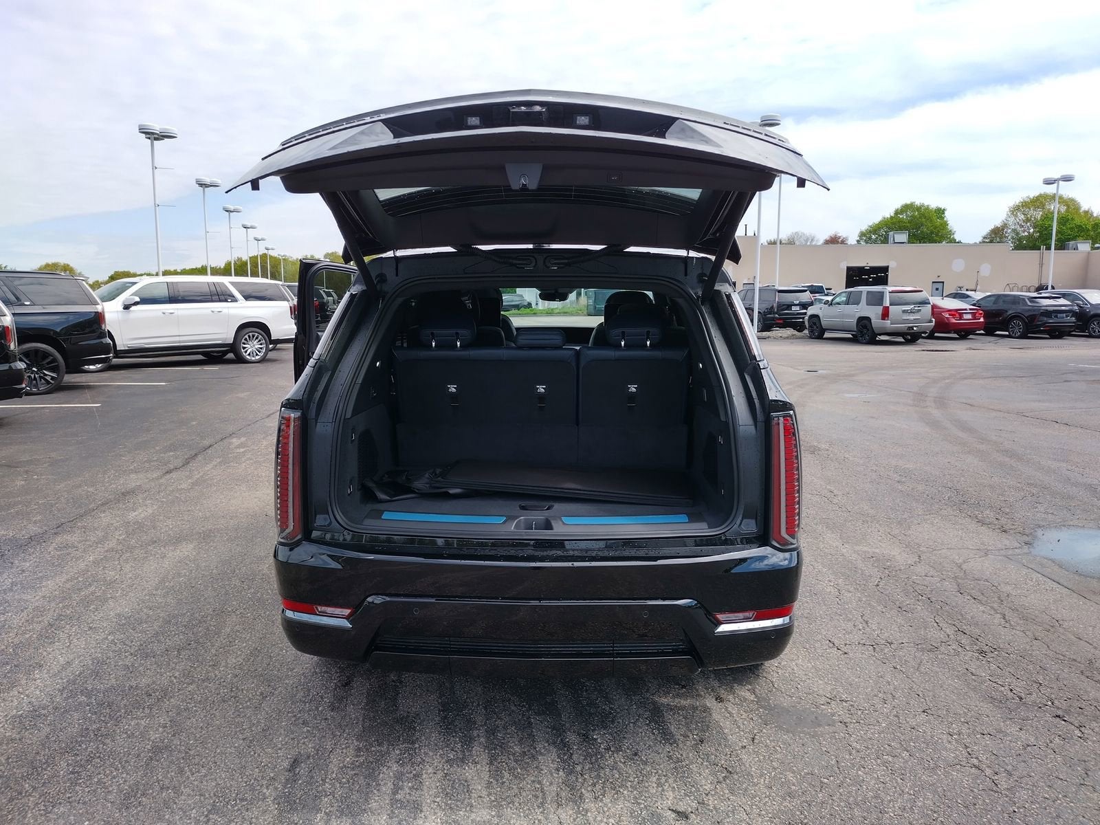 2025 Cadillac ESCALADE IQ Sport 2