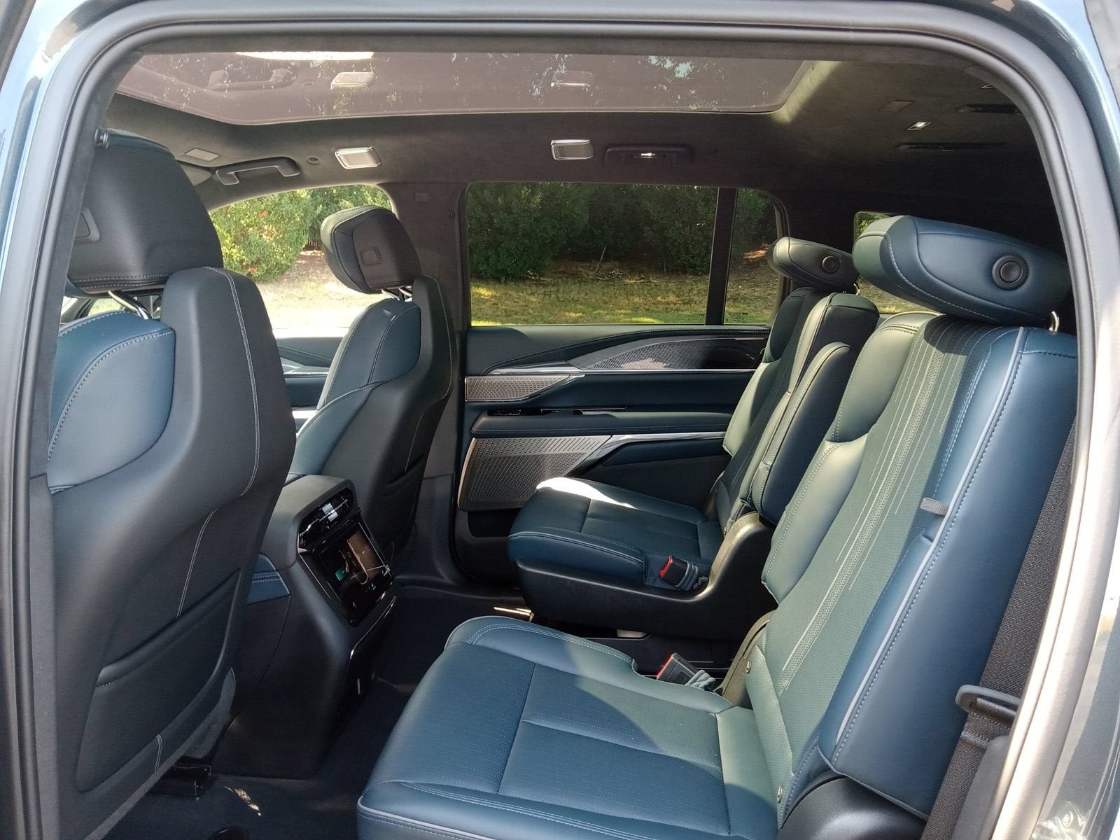 2026 Cadillac ESCALADE IQ Premium Sport