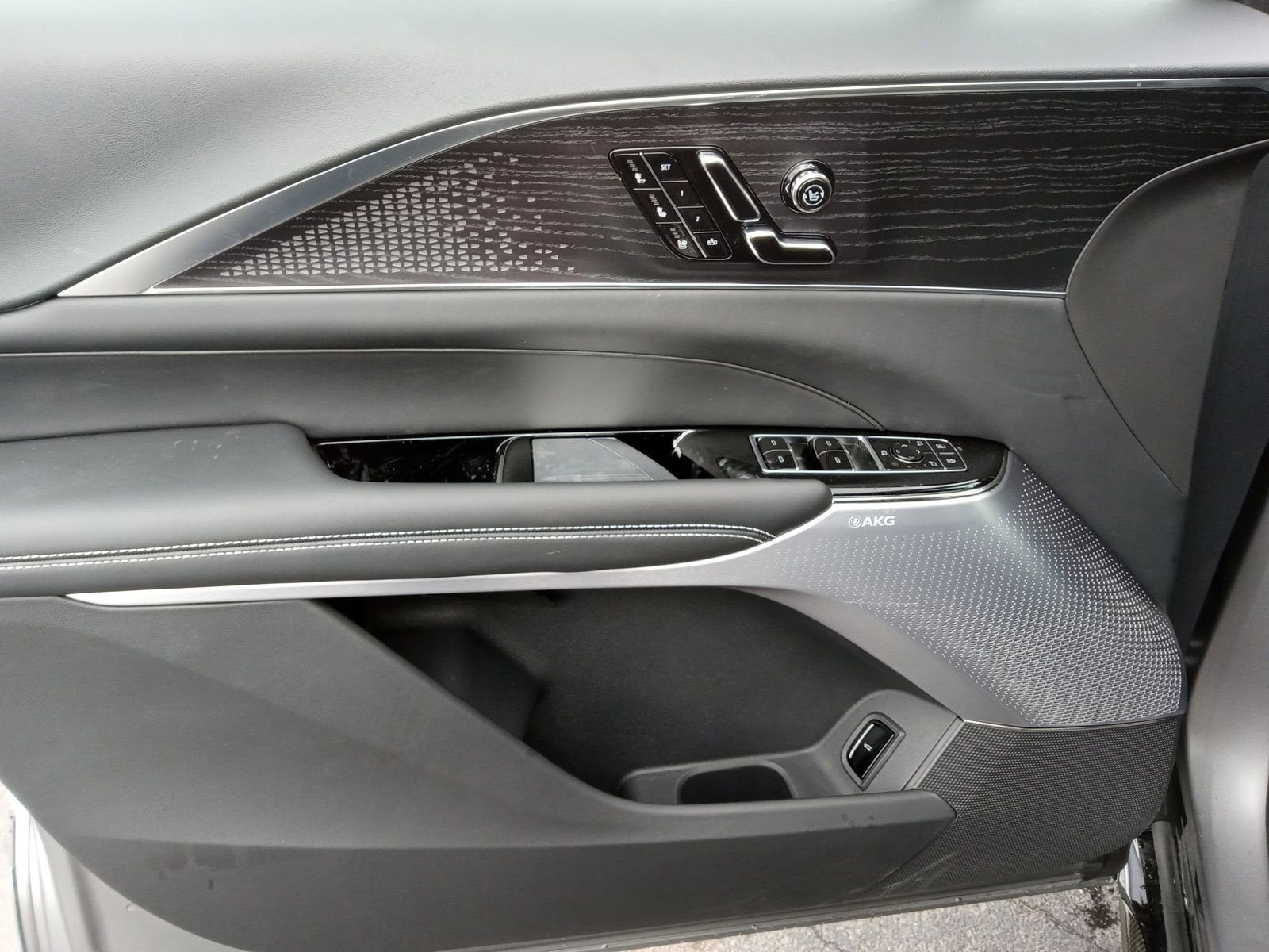 2026 Cadillac LYRIQ V-Series Premium