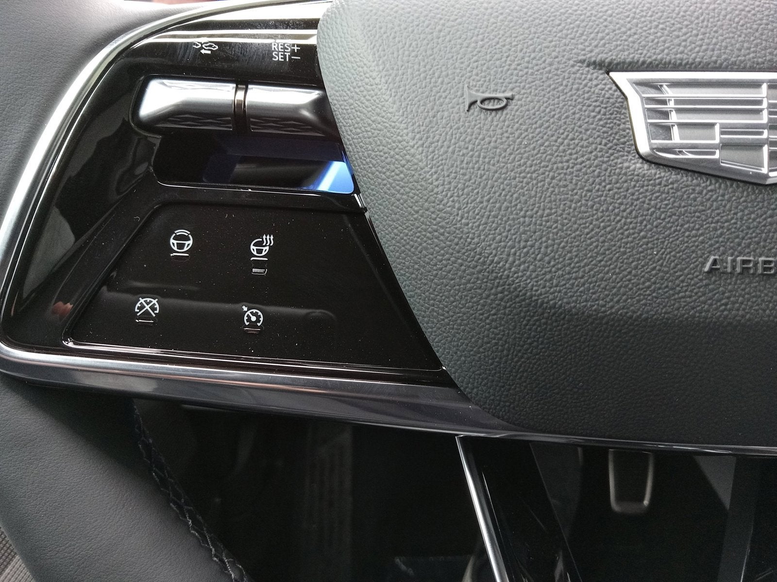 2027 Cadillac OPTIQ Luxury