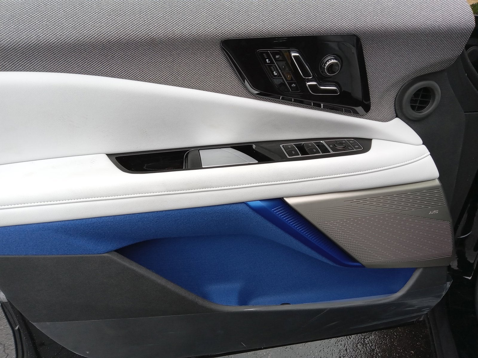 2027 Cadillac OPTIQ Luxury