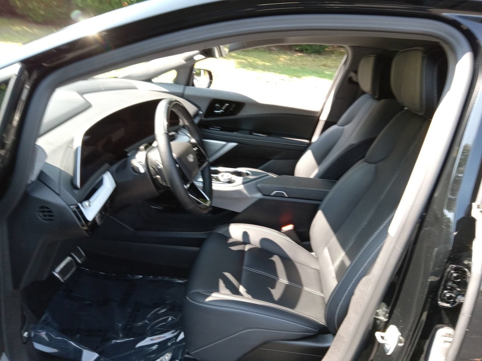 2025 Cadillac OPTIQ Luxury 1