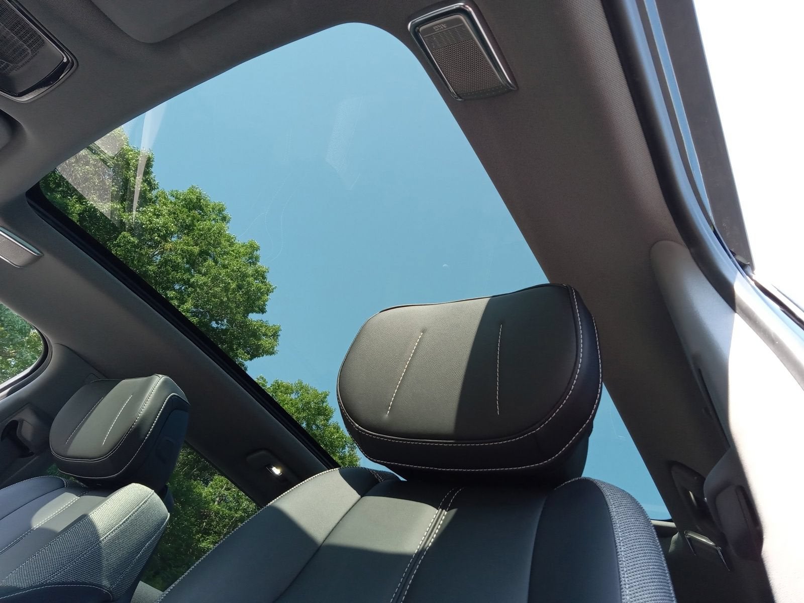 2025 Cadillac OPTIQ Luxury 1