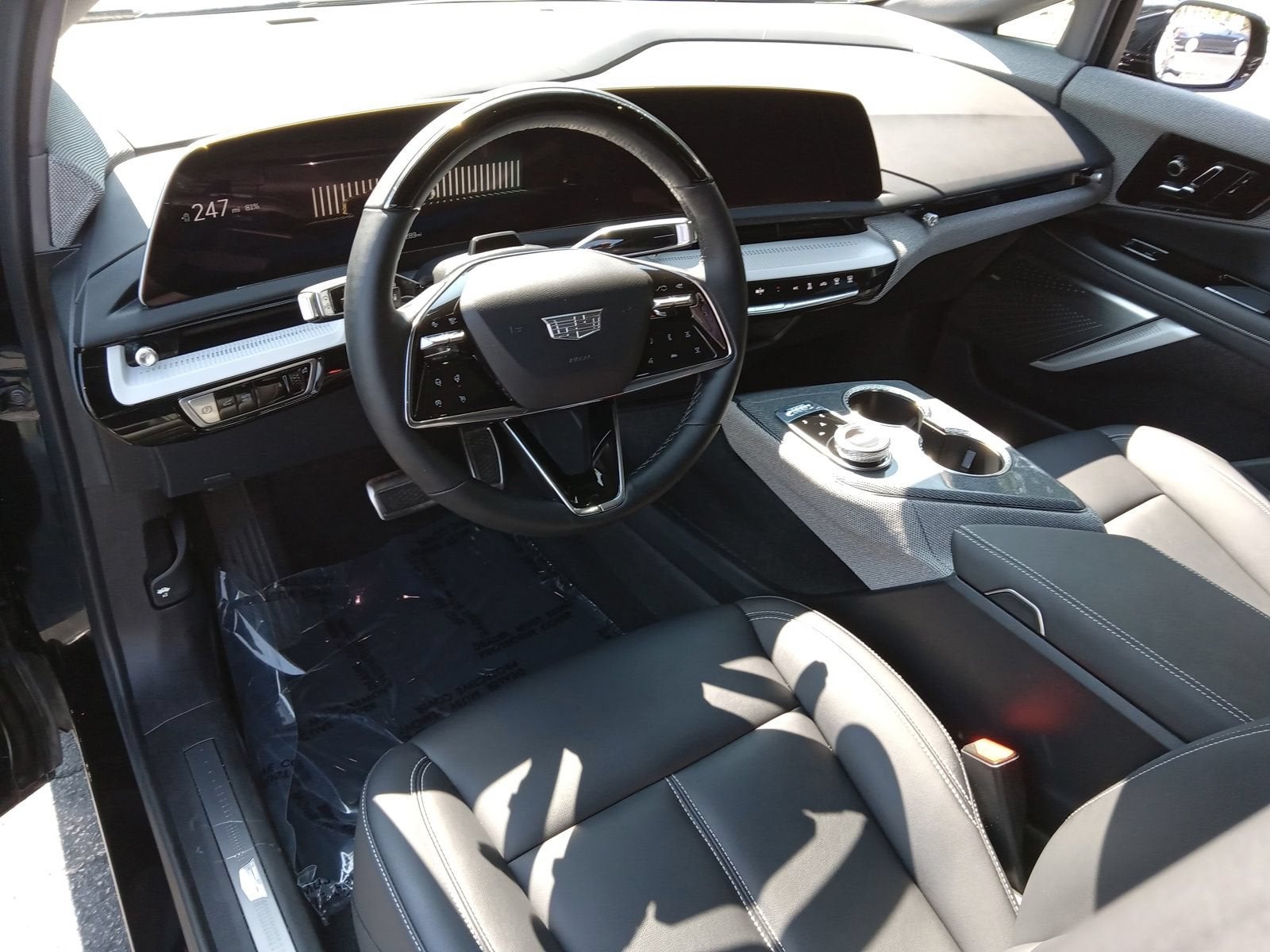 2025 Cadillac OPTIQ Luxury 1