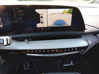 2025 Cadillac OPTIQ Luxury 1