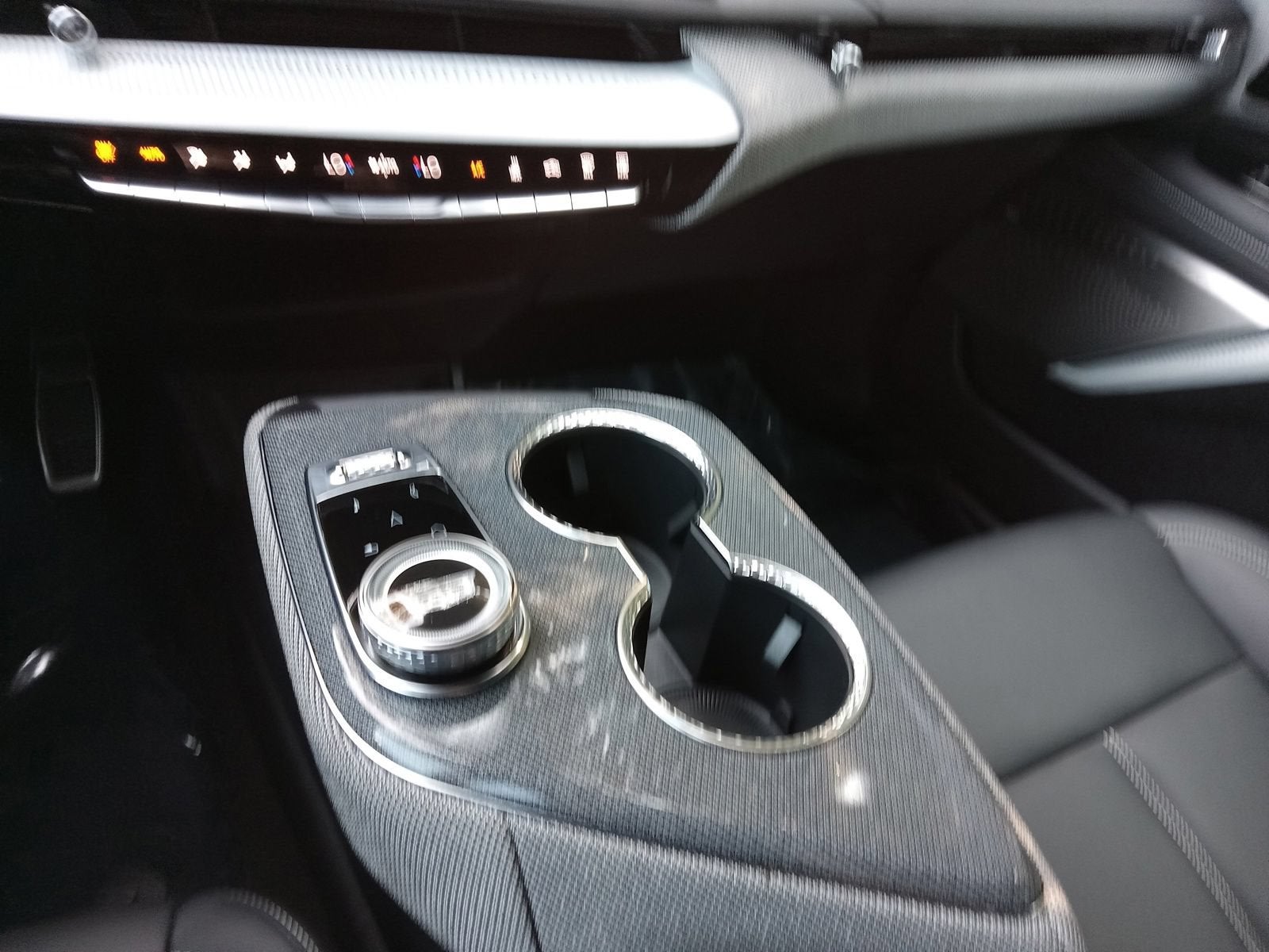 2025 Cadillac OPTIQ Luxury 1