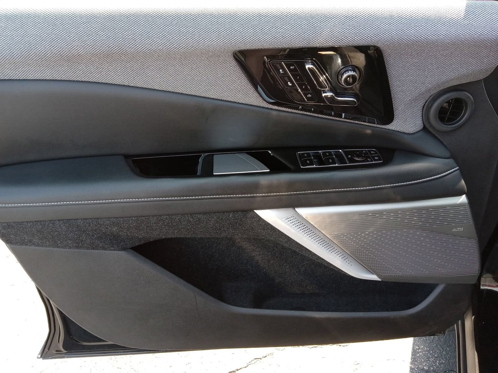 2025 Cadillac OPTIQ Luxury 1