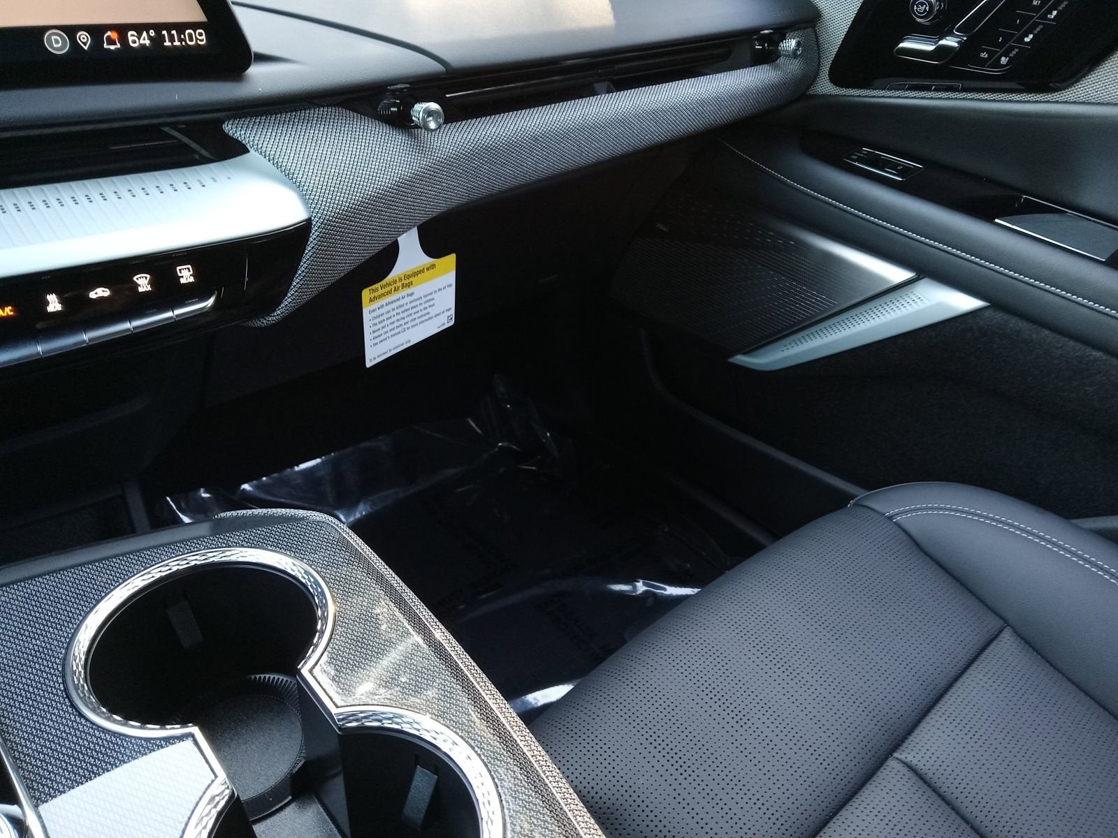 2025 Cadillac OPTIQ Luxury 2