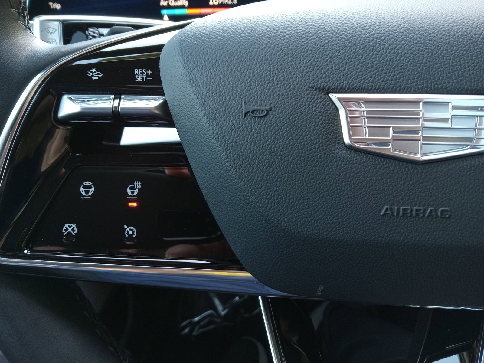 2025 Cadillac OPTIQ Luxury 2