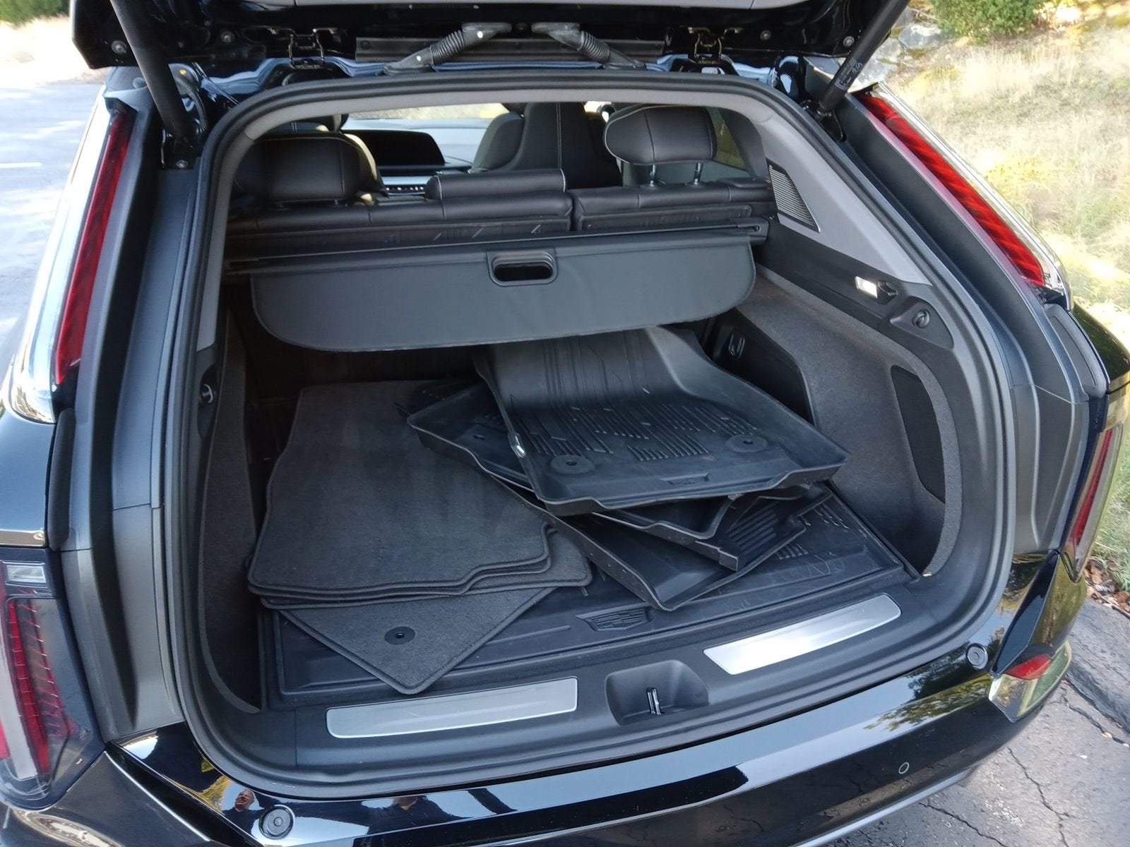 2025 Cadillac OPTIQ Luxury 2