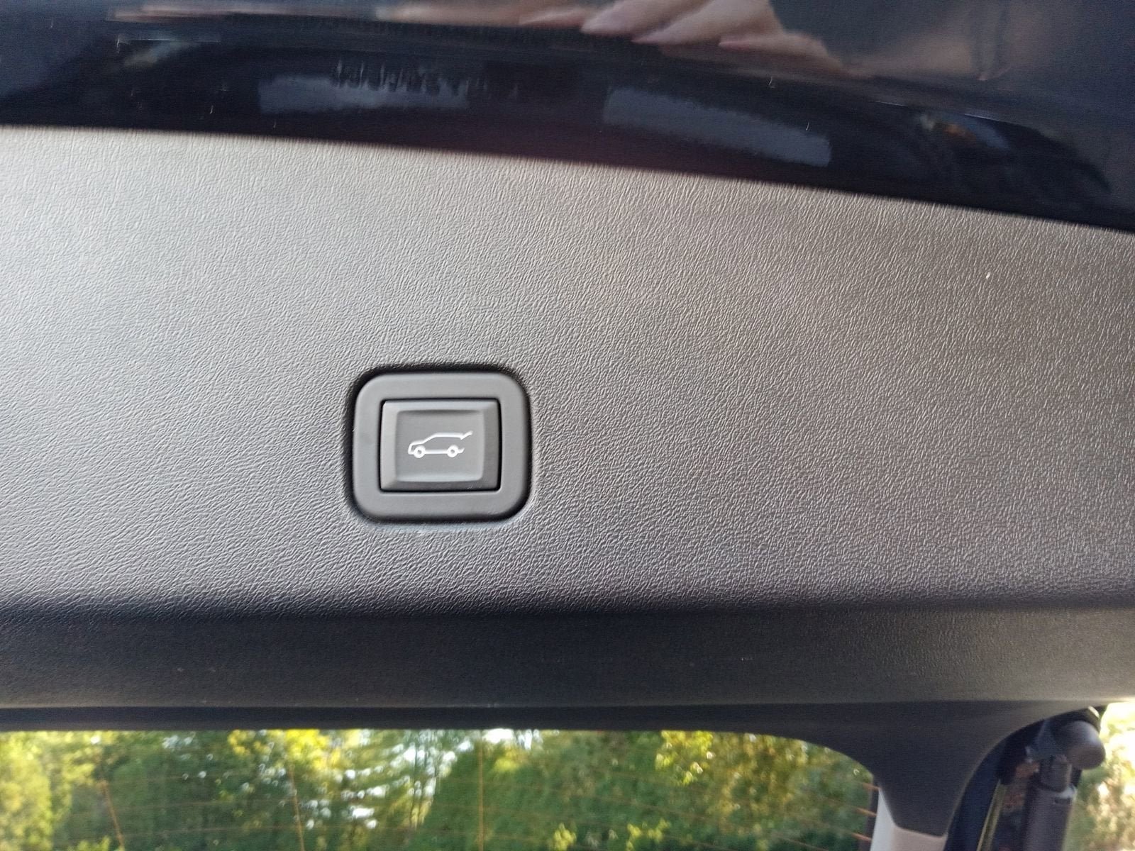 2025 Cadillac OPTIQ Luxury 2