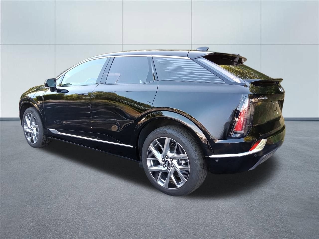 2025 Cadillac OPTIQ Luxury 2