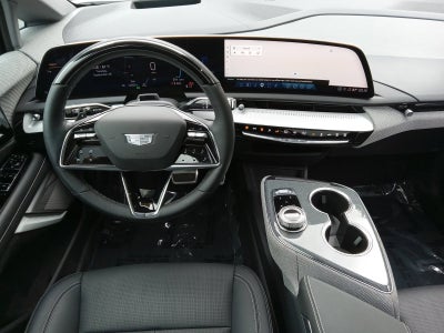 2025 Cadillac OPTIQ Luxury 2