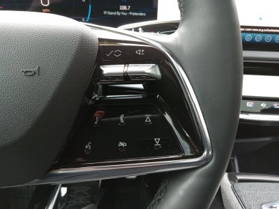 2025 Cadillac OPTIQ Luxury 2