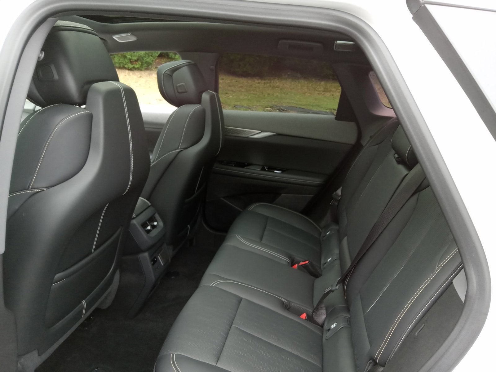 2025 Cadillac OPTIQ Luxury 2