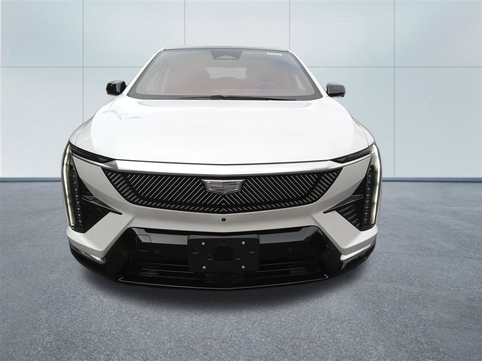 2025 Cadillac OPTIQ Luxury 2