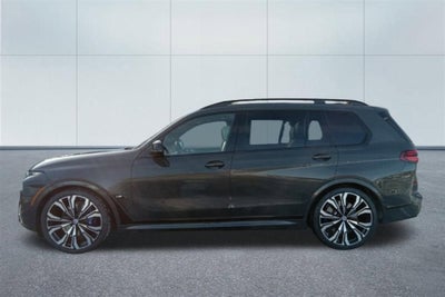 2023 BMW X7 M60i