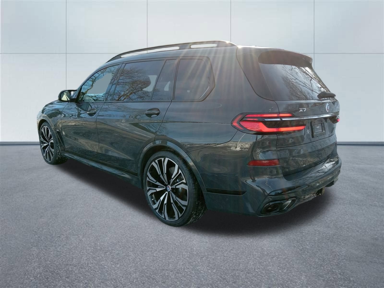 2023 BMW X7 M60i