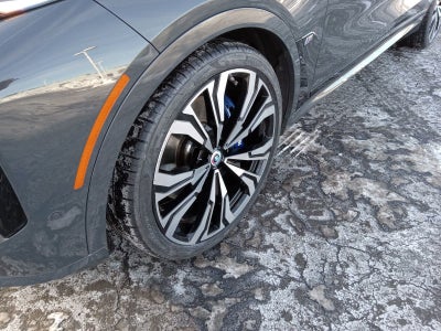 2023 BMW X7 M60i