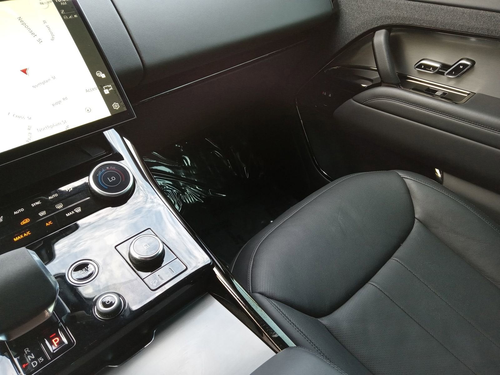 2023 Land Rover Range Rover Sport SE