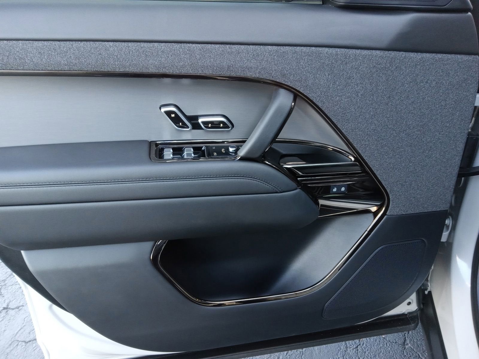 2024 Land Rover Range Rover Sport SE