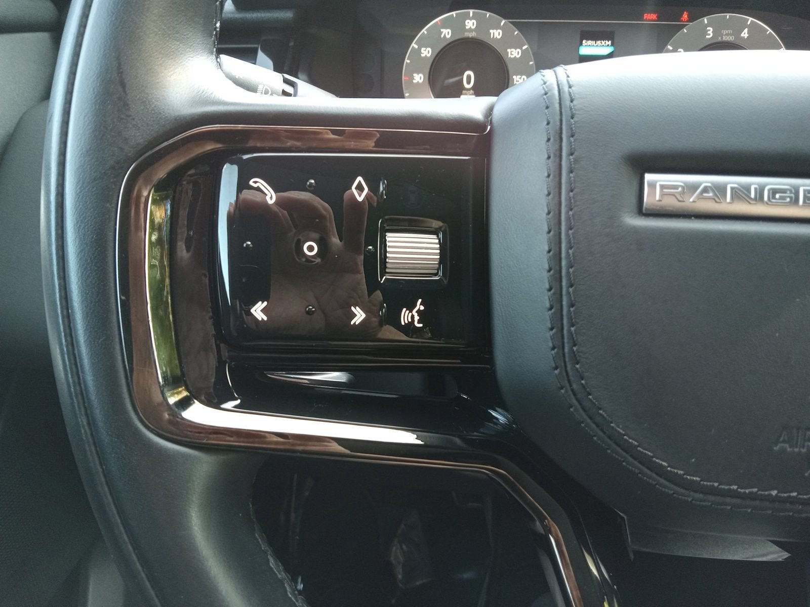 2024 Land Rover Range Rover Velar Dynamic SE