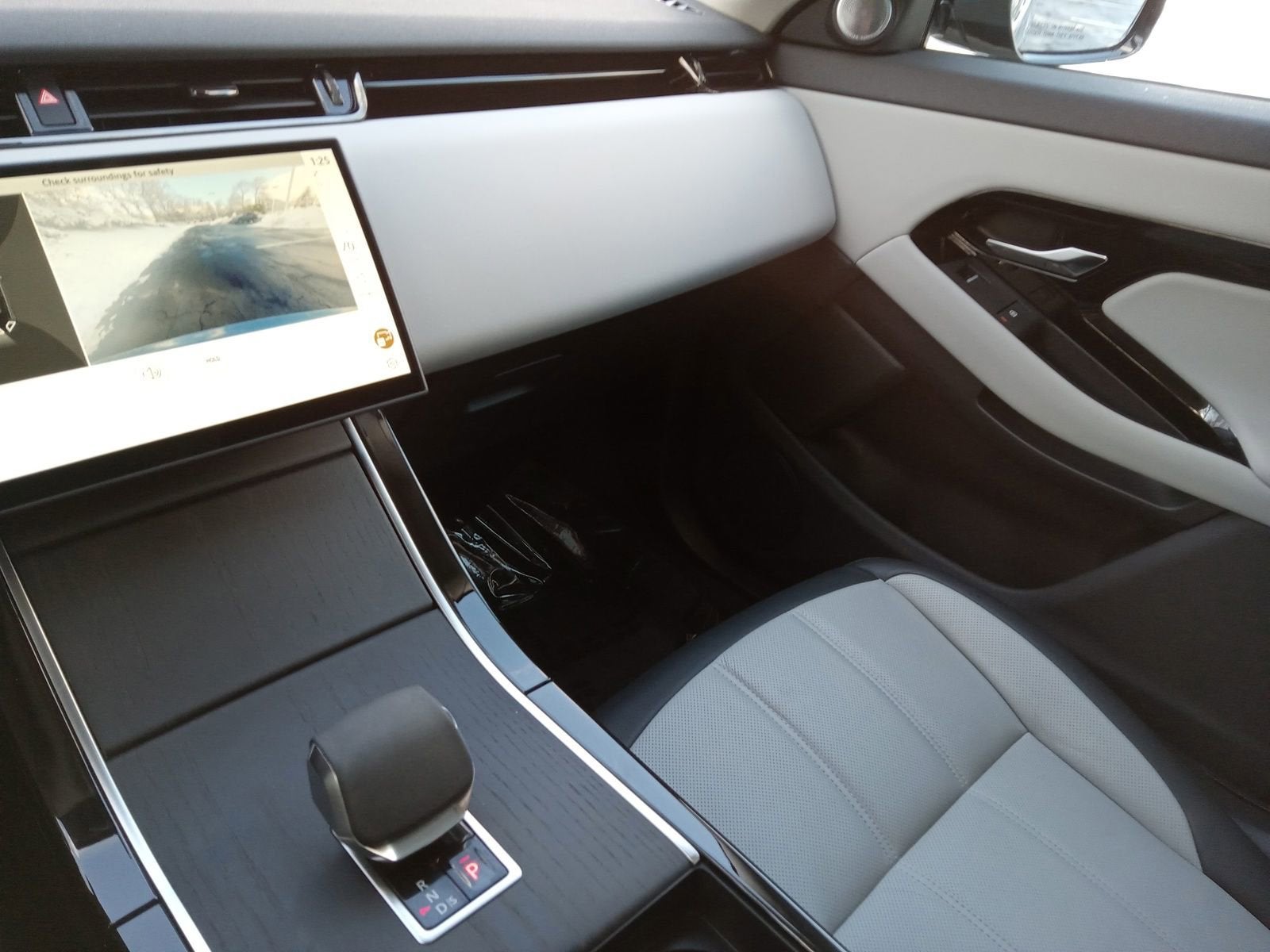 2025 Land Rover Range Rover Evoque Dynamic SE