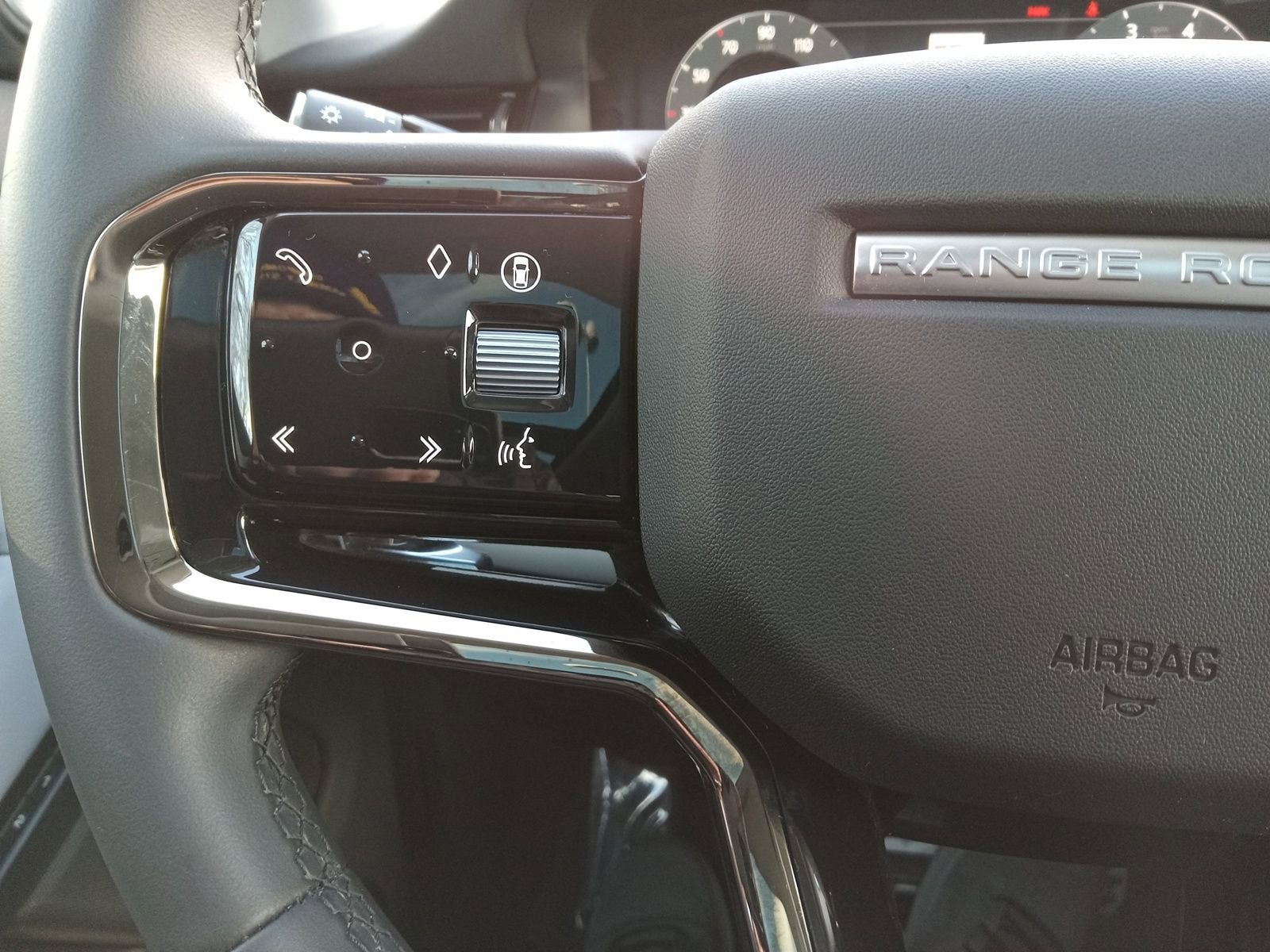 2025 Land Rover Range Rover Evoque Dynamic SE