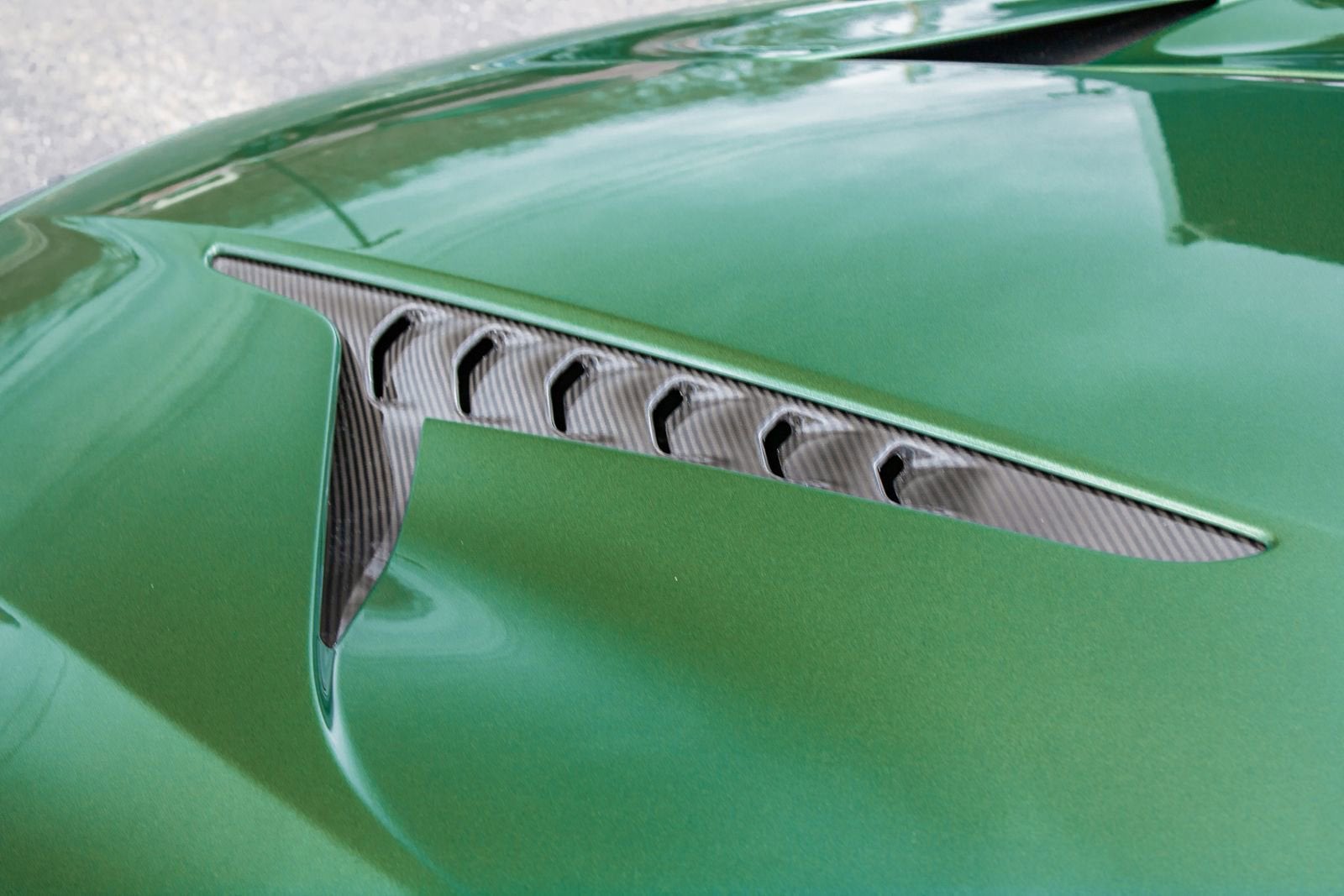 2025 Aston Martin Vanquish Base