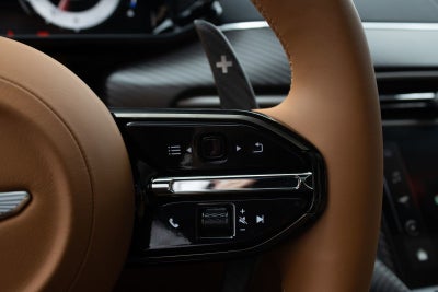 2025 Aston Martin Vanquish Base
