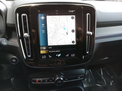 2022 Volvo XC40 R-Design
