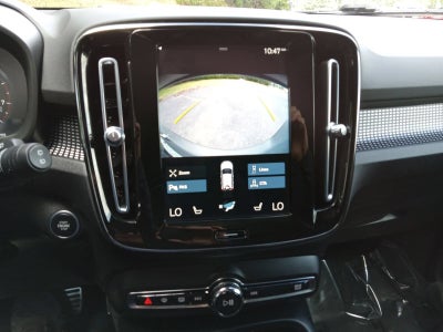 2022 Volvo XC40 R-Design