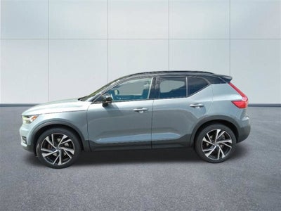 2022 Volvo XC40 R-Design