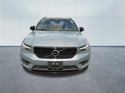 2022 Volvo XC40 R-Design