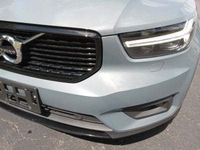 2022 Volvo XC40 R-Design